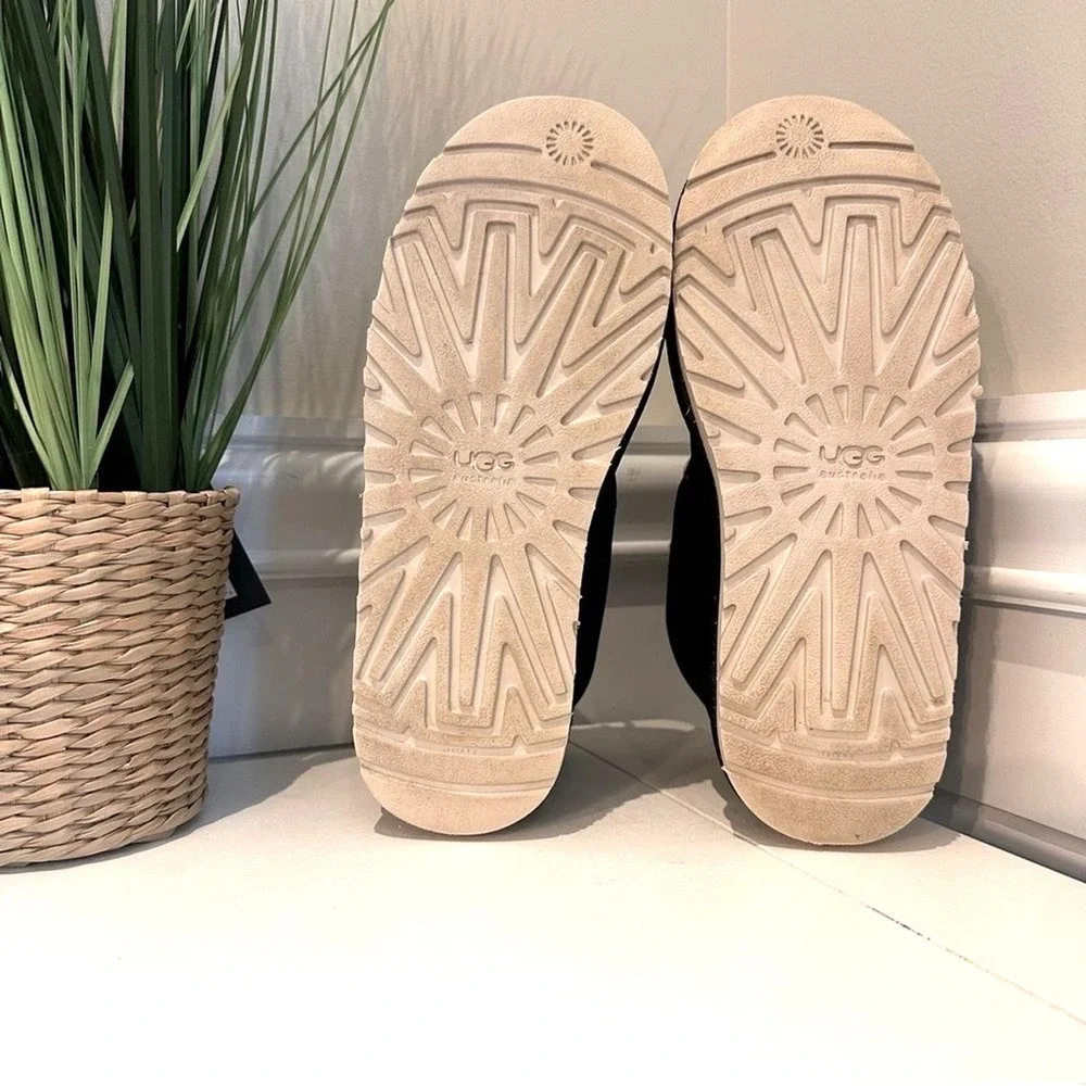 UGG neumel boots